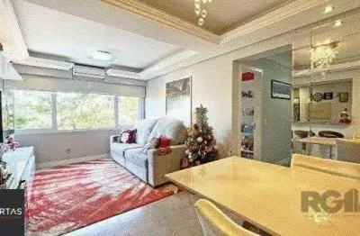 Apartamento de 2 dormitórios, 1 suíte e 1 vaga de garagem coberta e escriturada no bairro Floresta