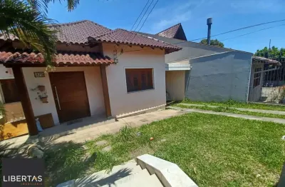 Casa com 3 quartos à venda na Rua Coronel Neves, 375, Medianeira, Porto Alegre