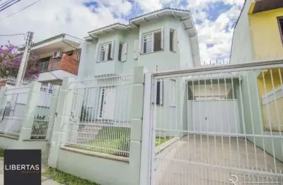 Casa 4 quartos, 4 suítes, 4 vagas e pátio com piscina no Bairro Vila Ipiranga