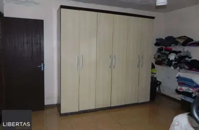 Casa para Venda - 234.08m², 4 dormitórios, 2 vagas - Mathias Velho