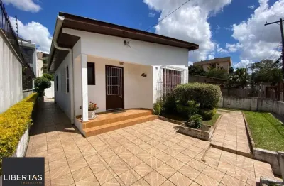 Casa de 2 quartos, 3 vagas de garagem no bairro Nossa Senhora das Graças.