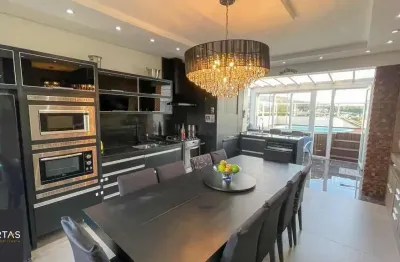 Cobertura mobiliada com piscina e vista 360° no Jardim Planalto – POA