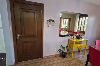 Apartamento pronto para morar, todo reformado, 3 dormitórios, banheiro, cozinha, área de serviço e 1 garagem