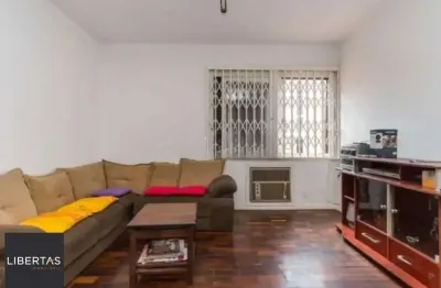 Imóvel aconchegante para alugar com 3 quartos, sendo 1 suíte, e 2 banheiros no total