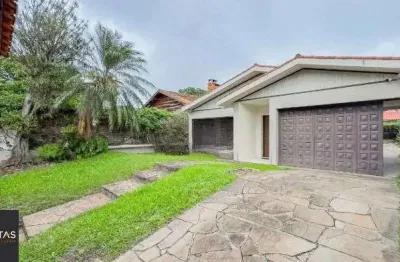 Casa de 3 dormitórios, 1 suíte e 3 vagas de garagem, bairro Ipanema.