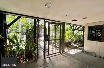 Vende-se apartamento com 2 quartos (1 suíte), 75 m² e 2 vagas – Petrópolis