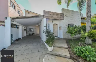 Casa com 4 quartos à venda na Rua das Caravelas, 783, Vila Ipiranga, Porto Alegre