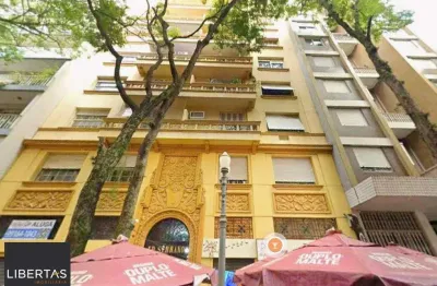 Apartamento de 3 dormitórios, 2 banheiros no Centro Histórico.