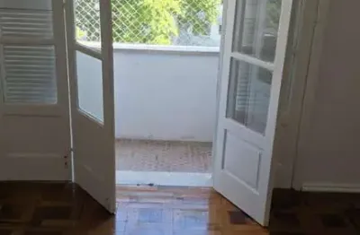 Apartamento 02 dormitórios sem garagem no bairro independência em porto alegre