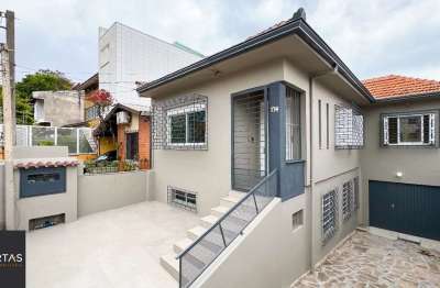 Casa com 3 quartos à venda na Rua Augusto Attílio Giordani, 174, São Sebastião, Porto Alegre