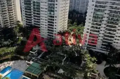 Apartamento totalmente reformado com 3 quartos no cidade jardim- jacarepagua - rj