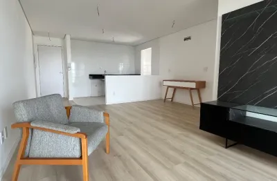 Belo apartamento na vila assunção com 3 quartos e 2 vagas.