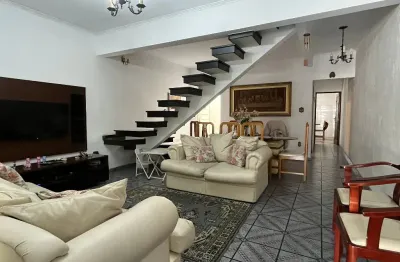 Sobrado 196m2 no jd do mar com 3 dorms, 2 w.cs, quintal aceita permuta em apartamento 50% do valor  - ótima localização.