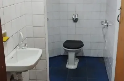 Sala comercial com 32 metros e otima localização no bairro taboão