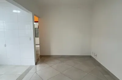 Apartamento com 2 quartos e 1 vaga em ótima localização no parque dos passaros
