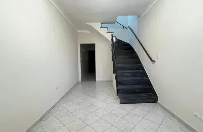 Sobrado na vila marlene com 2 quartos e uma vaga próximo a av. kennedy.