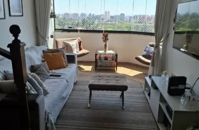 Uma cobertura feita pra viver bem — do granito ao pôr do sol na sacada.