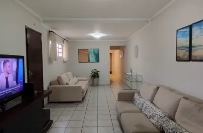 Sobrado conservadíssimo 3 quartos 02 vagas 185m2 útil em ótima localização.