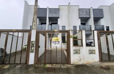 Casa com 2 quartos para alugar na Rua Barbalho, Boa Vista, Joinville