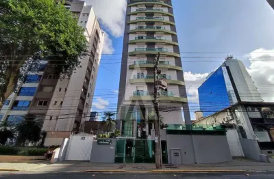 Apartamento no bairro Centro com 2 suítes, cozinha e quartos com armários, sacada com churrasqueira, elevador e vaga de garagem