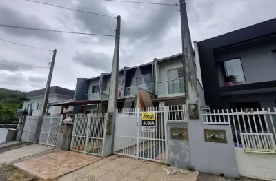 Geminado com 2 quartos e 1 vaga de garagem no bairro bom retiro.