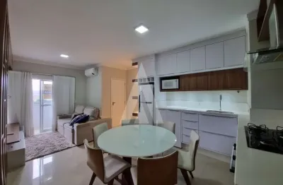 Apartamento mobiliado com 2 quartos sendo 1 suite, no bairro Costa e Silva.