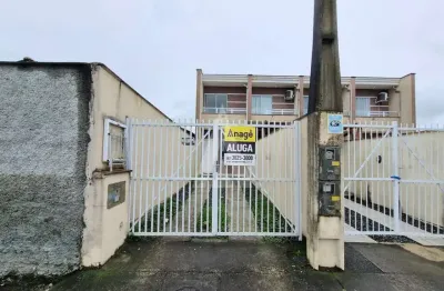 Geminado com 2 quartos, sendo 1 deles com sacada, 1 banheiro social e 2 vaga de garagem no bairro guanabara.