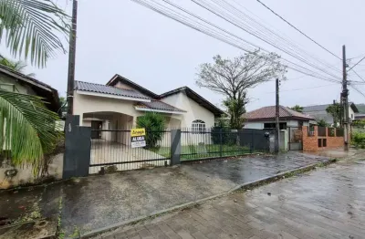 Casa residencial com 3 quartos  para alugar, 144.00 m2 por r$2250.00  - paranaguamirim - joinville/sc