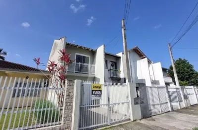Casa com 2 quartos para alugar na Rua Miquerinos, Iririú, Joinville