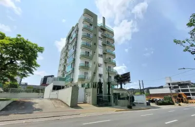 Apartamento semimobiliado com 3 quartos sendo 1 suite, sacada com churrasqueira e elevador no bairro Centro.
