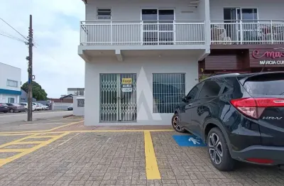 Loja no bairro comasa com aproximadamente 40,94m² e 1 lavabo interno e uma área externa com 4 vagas rotativas de estacionamento.