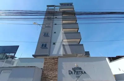 Apartamento semi mobiliado com 3 quartos sendo 1 suite, sacada com churrasqueira no bairro Saguaçu.