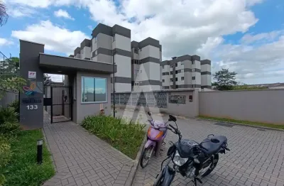 Apartamento com 02 quartos, cozinha com armários e 01 vaga de garagem localizado em Pirabeiraba.