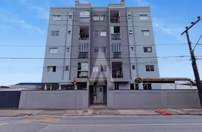 Apartamento com 02 quartos, cozinha com armários, localizado no bairro itaum.