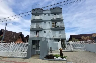 Apartamento com 2 quartos, prédio com elevador e 1 vaga de garagem em Pirabeiraba.