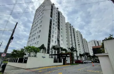 Apartamento no bucarein com 2 quartos, cozinha com armários, sacada com churrasqueira e 1 vaga de garagem coberta.
