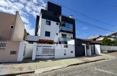 Apartamento com 2 quartos, sacada com churrasqueira e 1 vaga de garagem coberta no bairro itaum.