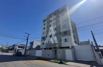 Apartamento com 2 quartos, sacada com churrasqueira, prédio com elevador e 1 vaga de garagem no bairro costa e silva