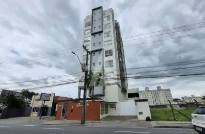Apartamento semimobiliado com 3 quartos, sendo 1 suíte, churrasqueira e cozinha com armários no Bairro Bucarein