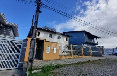 Apartamento no Bairro Santo Antônio com 1 quarto, cozinha com armários e área de serviço e 1 vaga de garagem.