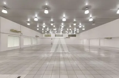 Imóvel comercial, Loja / Galpão de esquina, Rua Santa Catarina no Bairro Floresta, contendo amplo estacionamento, ótimo para ac