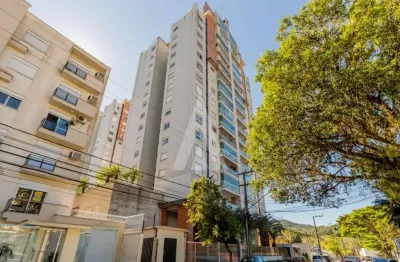 Apartamento mobiliado no centro de joinville, com 3 quartos sendo 1 suíte, cozinha com armários, sacada com churrasqueira e vaga