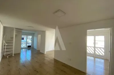 Casa com 3 quartos para alugar na Rua Guarujá, Floresta, Joinville