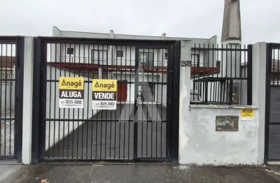 Casa com 3 quartos para alugar na Rua Adolfo Kluver, Vila Nova, Joinville