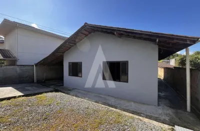 Casa com 2 quartos para alugar na Rua Paranaguá, Nova Brasília, Joinville