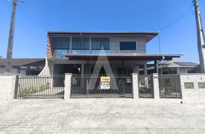 Casa superior, 03 dormitórios sendo 01 suíte, jardim iririu