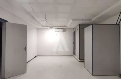 Sala para alugar por R$ 750.00, 30.00 m2 - CENTRO - JOINVILLE/SC