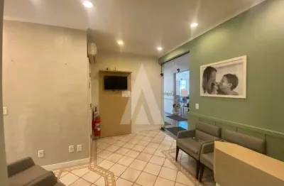 Sala mobiliada localizada no edificio medclinicas, 49 m², no centro de joinville.