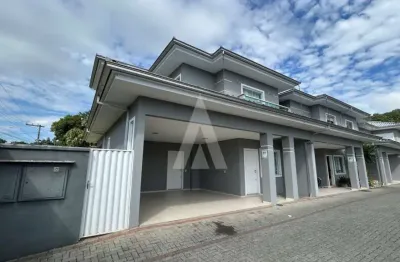 Casa residencial com 3 quartos para alugar por r$ 4990.00, 163.54 m2 - gloria - joinville/sc