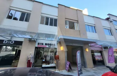 Sala Comercial com 30m² de área privativa, localizada em Joinville - SC.